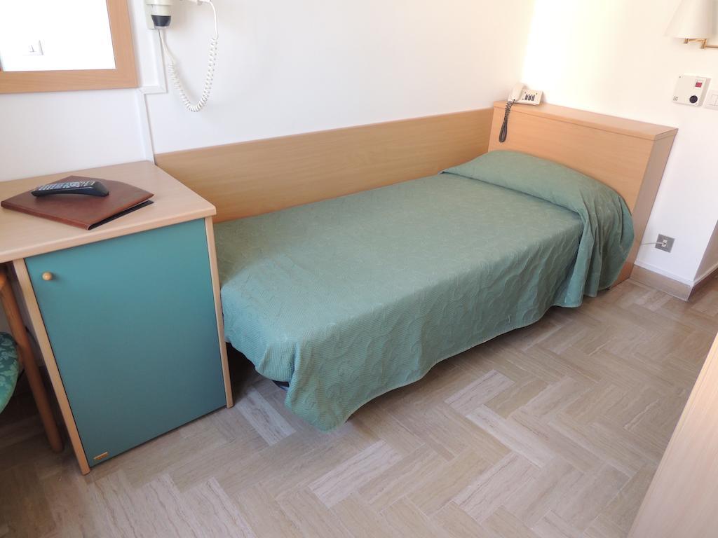 Baby Gigli Hotell Numana Rom bilde